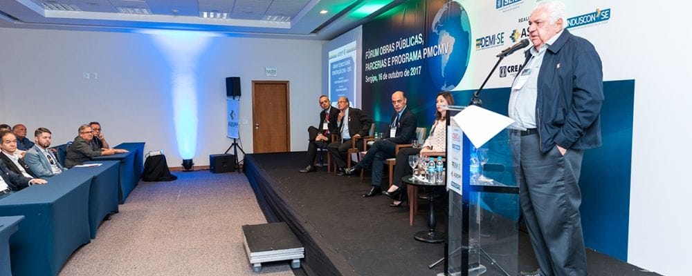 Luciano Barreto palestra no III Fórum Concessões e Parceiros (Fase III), promovido pela CBIC.